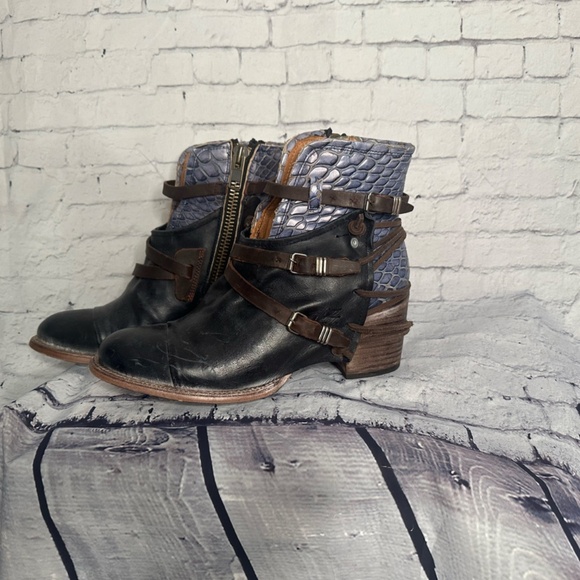 FreeBird Crue Booties - Picture 3 of 6